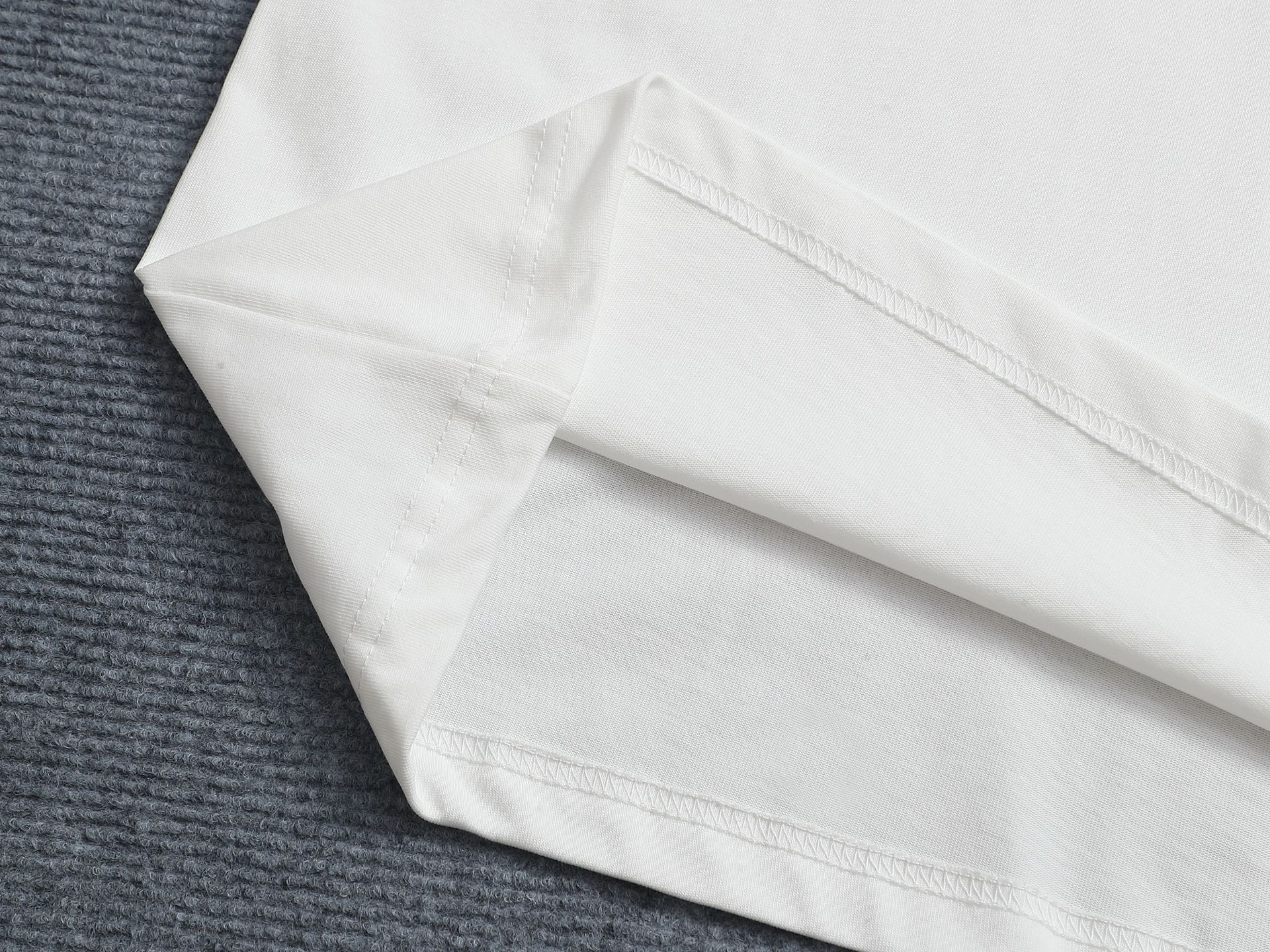 LuxluxHouse Best Quality Clothes T-shirt Loewe