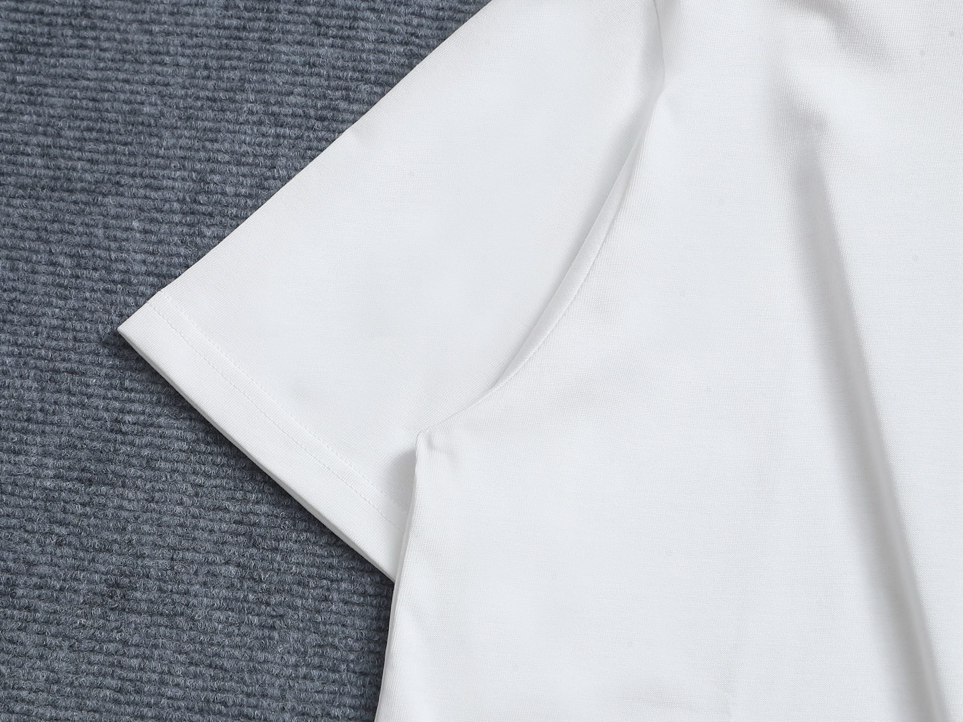 LuxluxHouse Best Quality Clothes T-shirt Loewe