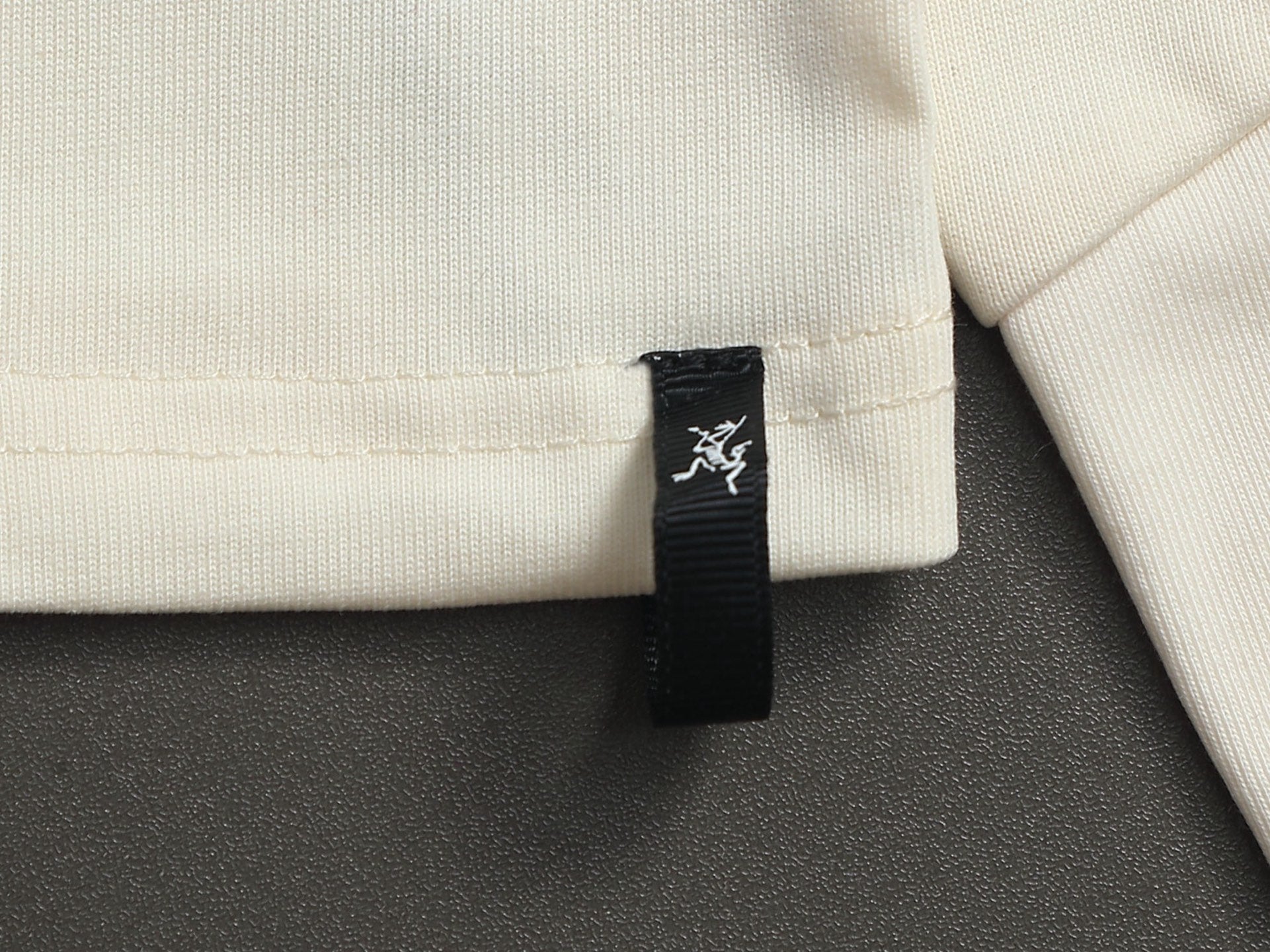 LuxluxHouse Best Quality Clothes T-shirt Arcteryx