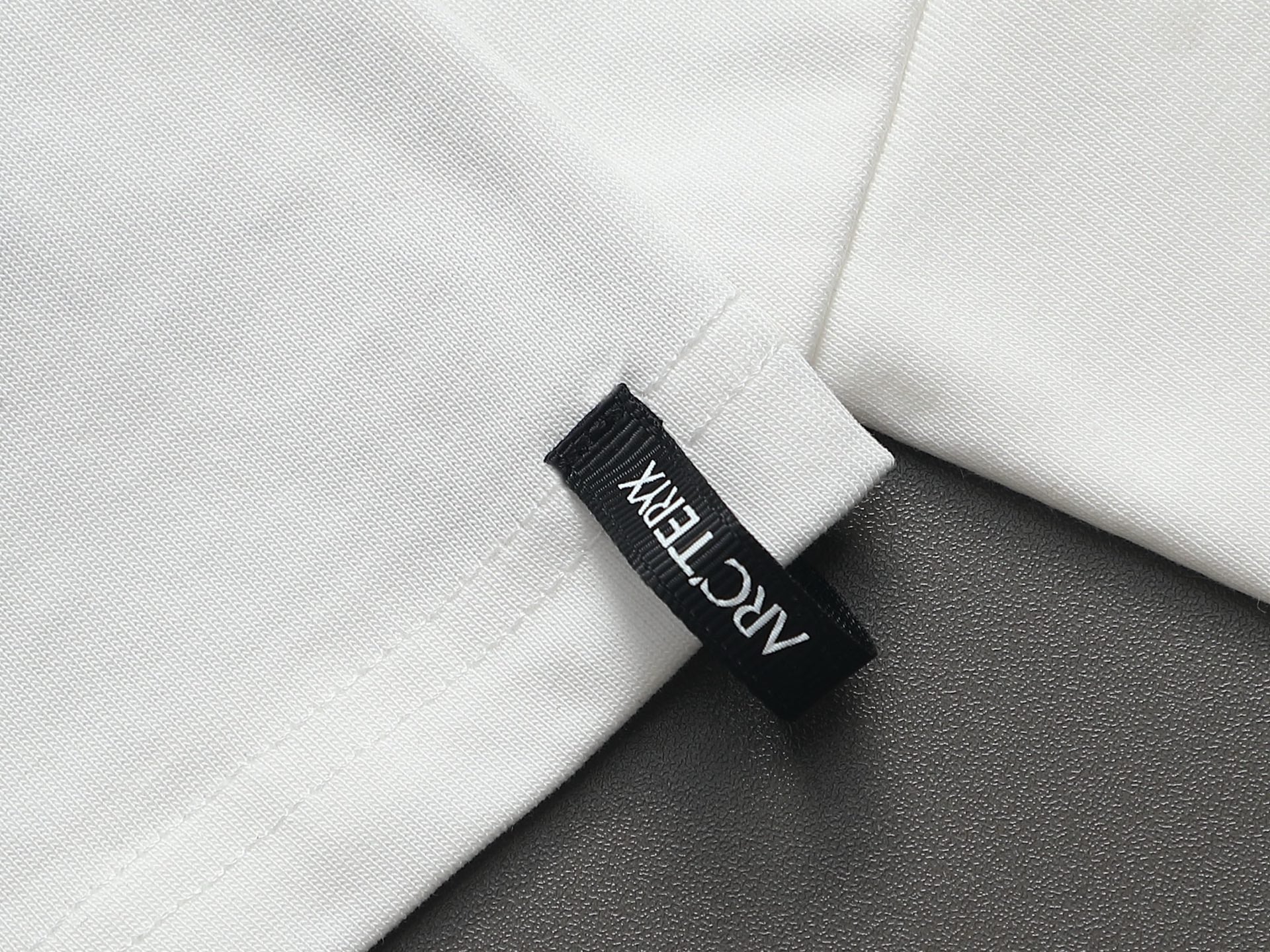 LuxluxHouse Best Quality Clothes T-shirt Arcteryx