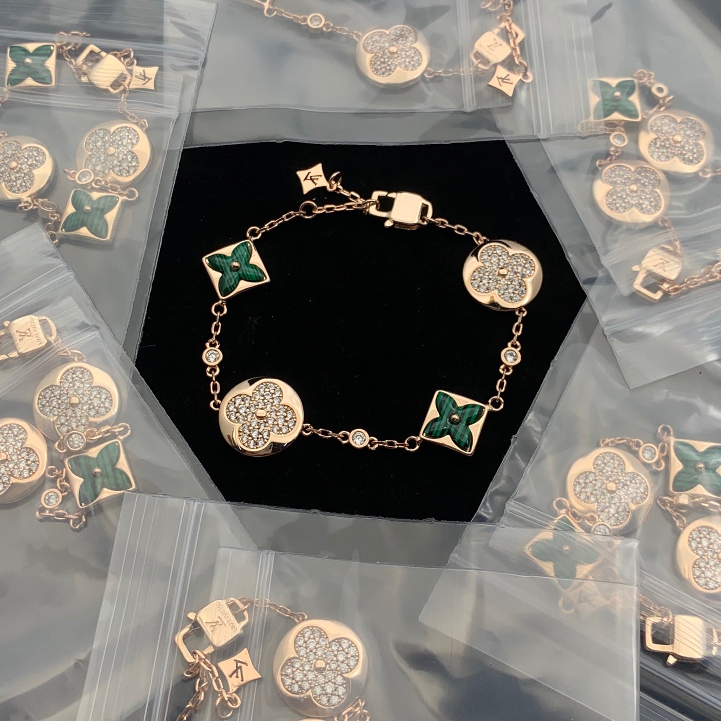 LuxluxHouse Low Price And High Quality Accessories Louis Vuitton