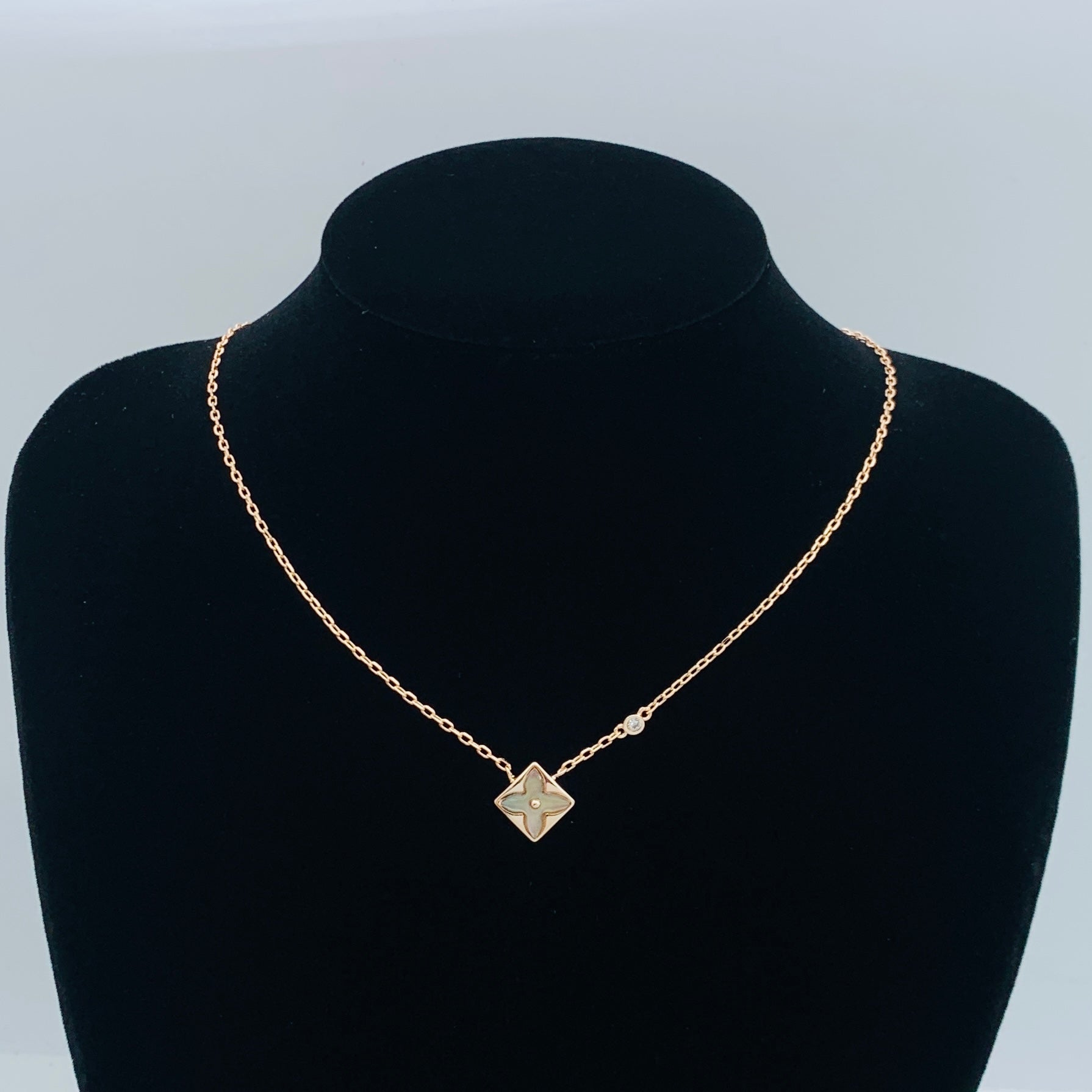 LuxluxHouse Low Price And High Quality Accessories Louis Vuitton