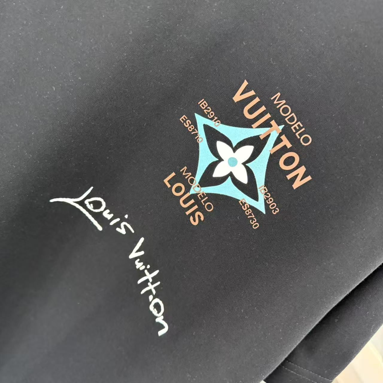 LuxluxHouse Best Quality Clothes T-shirt Louis Vuitton