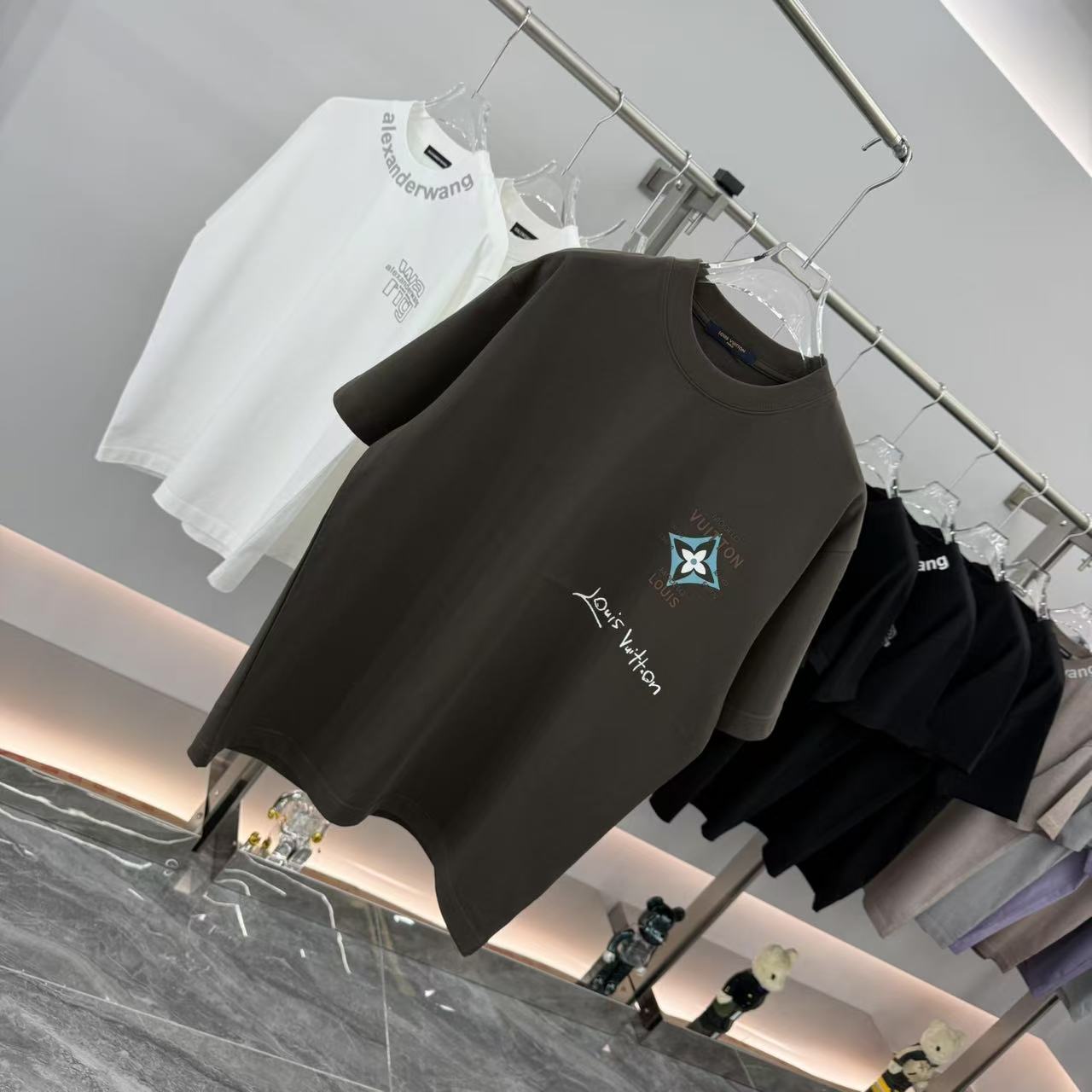 LuxluxHouse Best Quality Clothes T-shirt Louis Vuitton