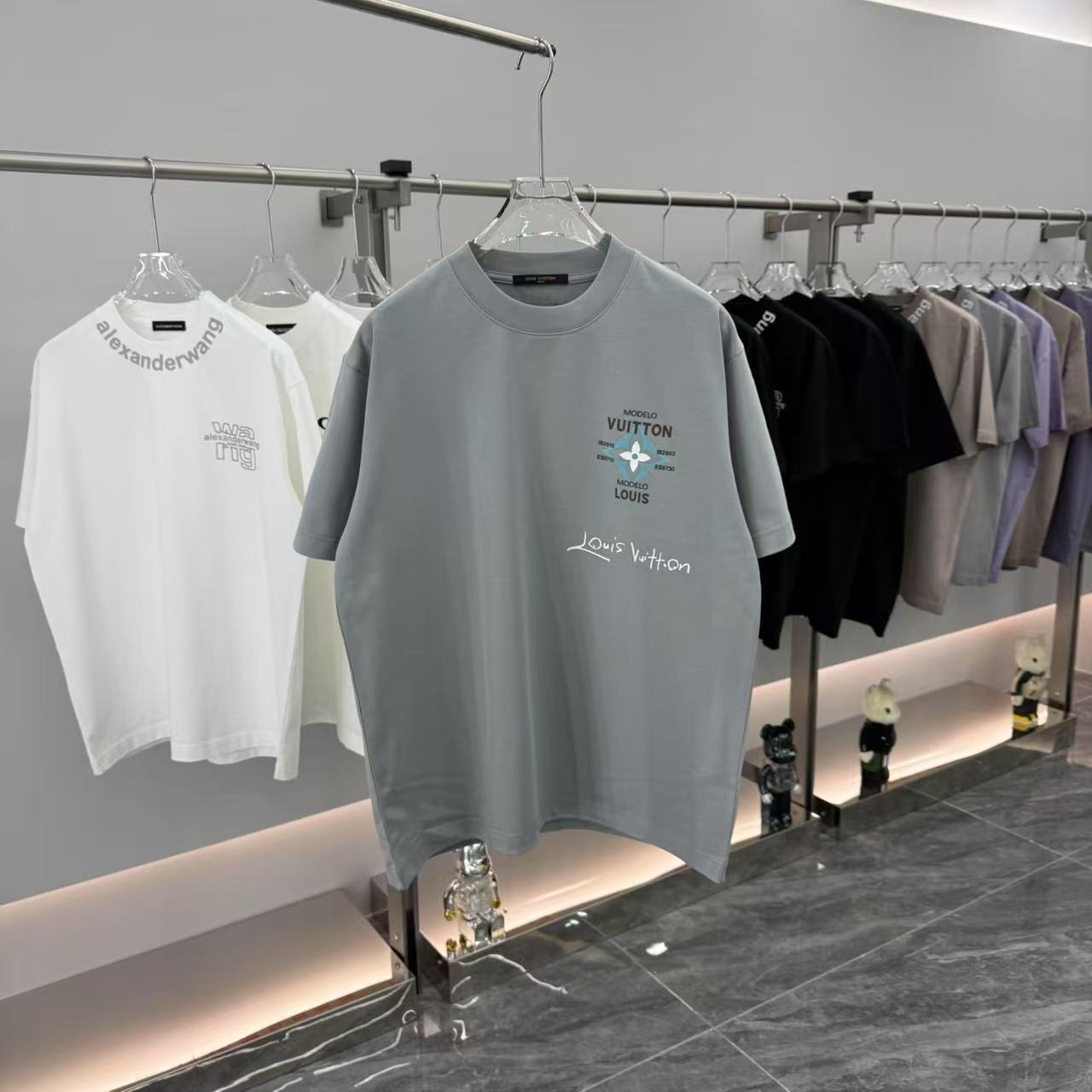 LuxluxHouse Best Quality Clothes T-shirt Louis Vuitton