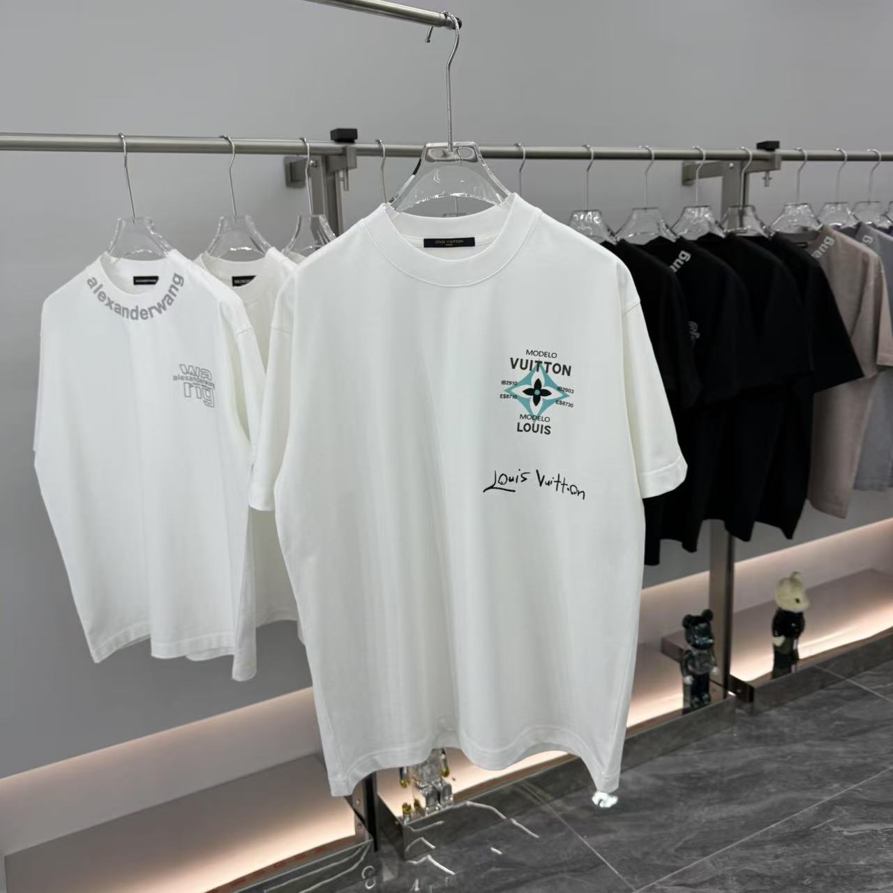 LuxluxHouse Best Quality Clothes T-shirt Louis Vuitton