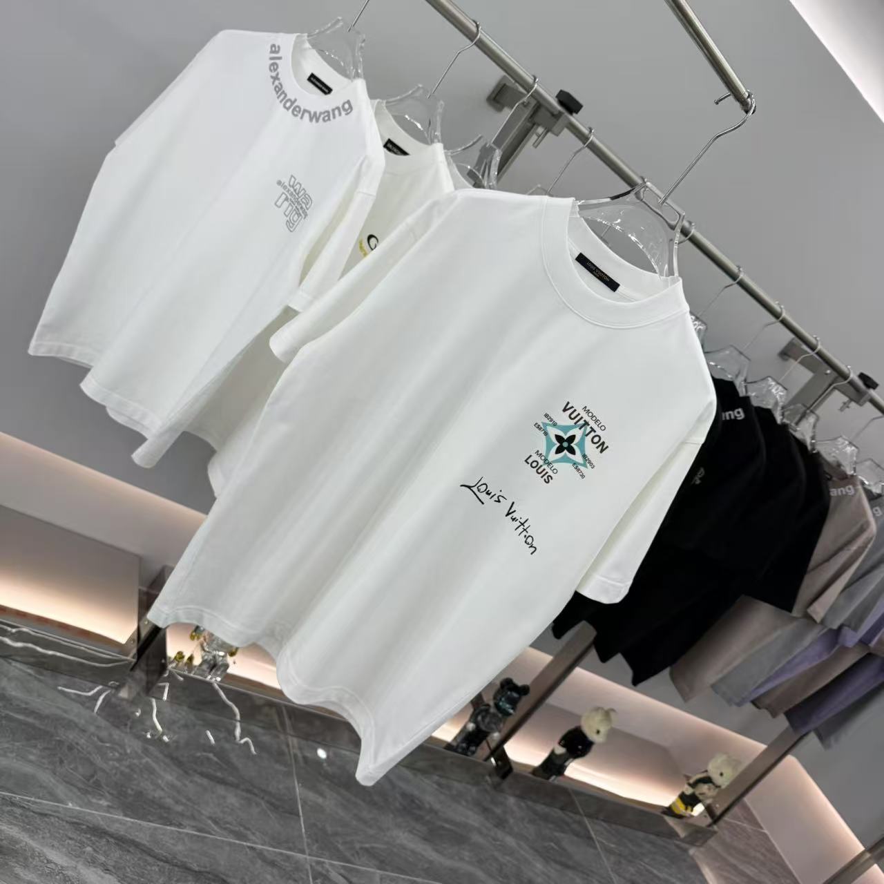 LuxluxHouse Best Quality Clothes T-shirt Louis Vuitton