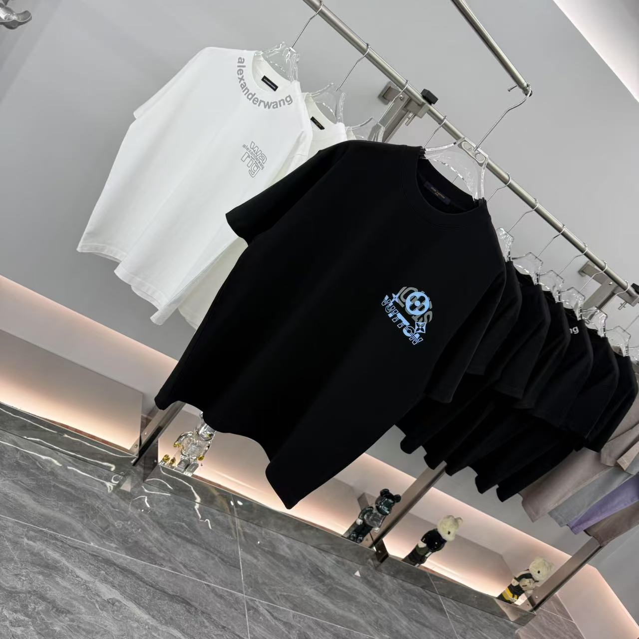 LuxluxHouse Best Quality Clothes T-shirt Louis Vuitton