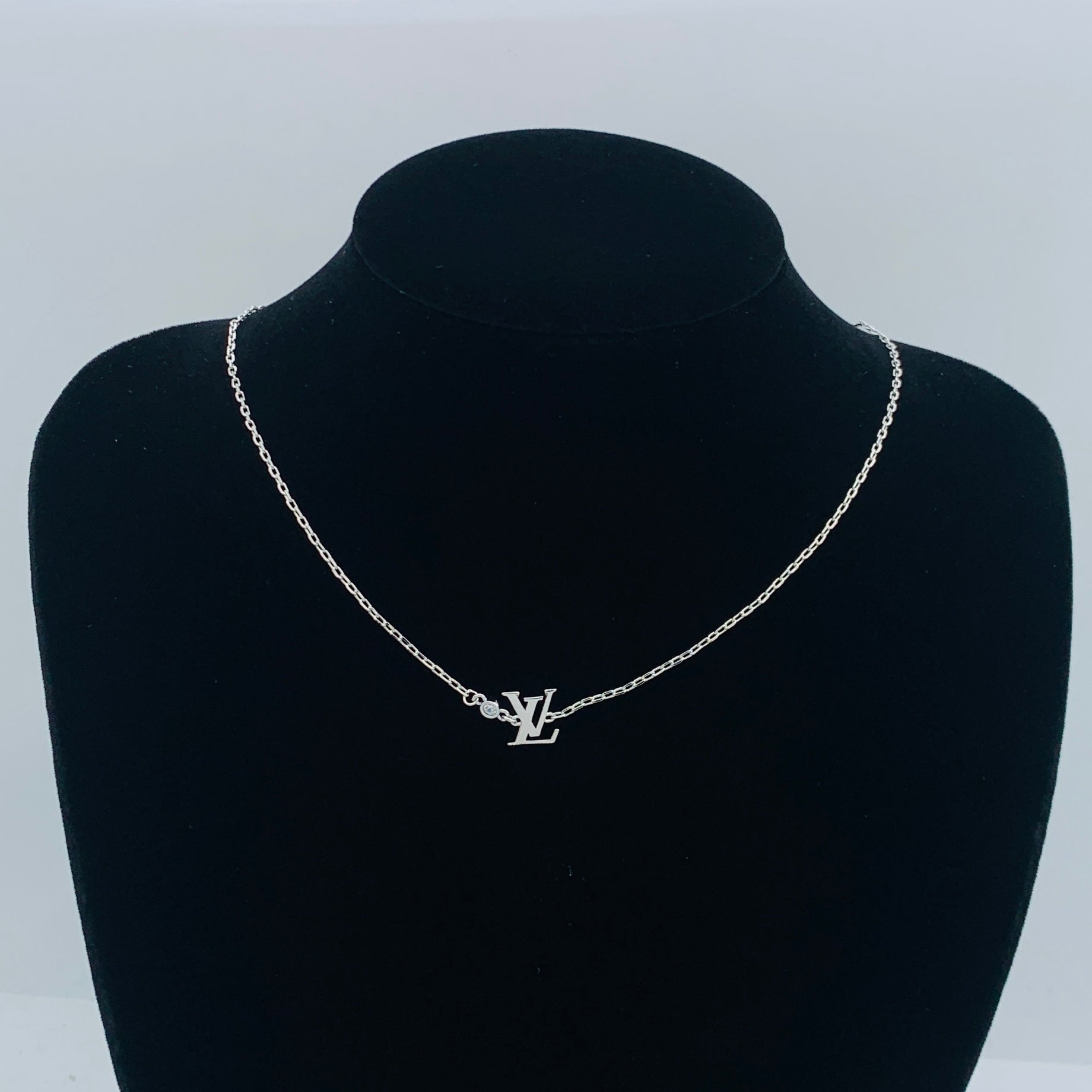 LuxluxHouse Low Price And High Quality Accessories Louis Vuitton