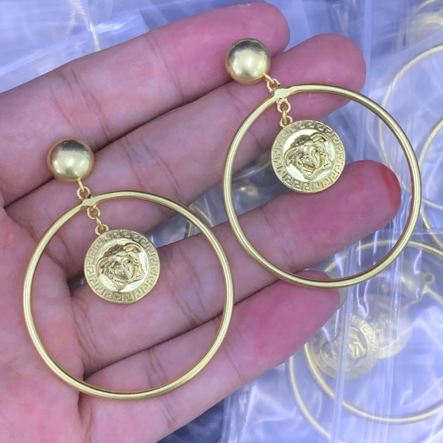 LuxluxHouse Low Price And High Quality Accessories Versace