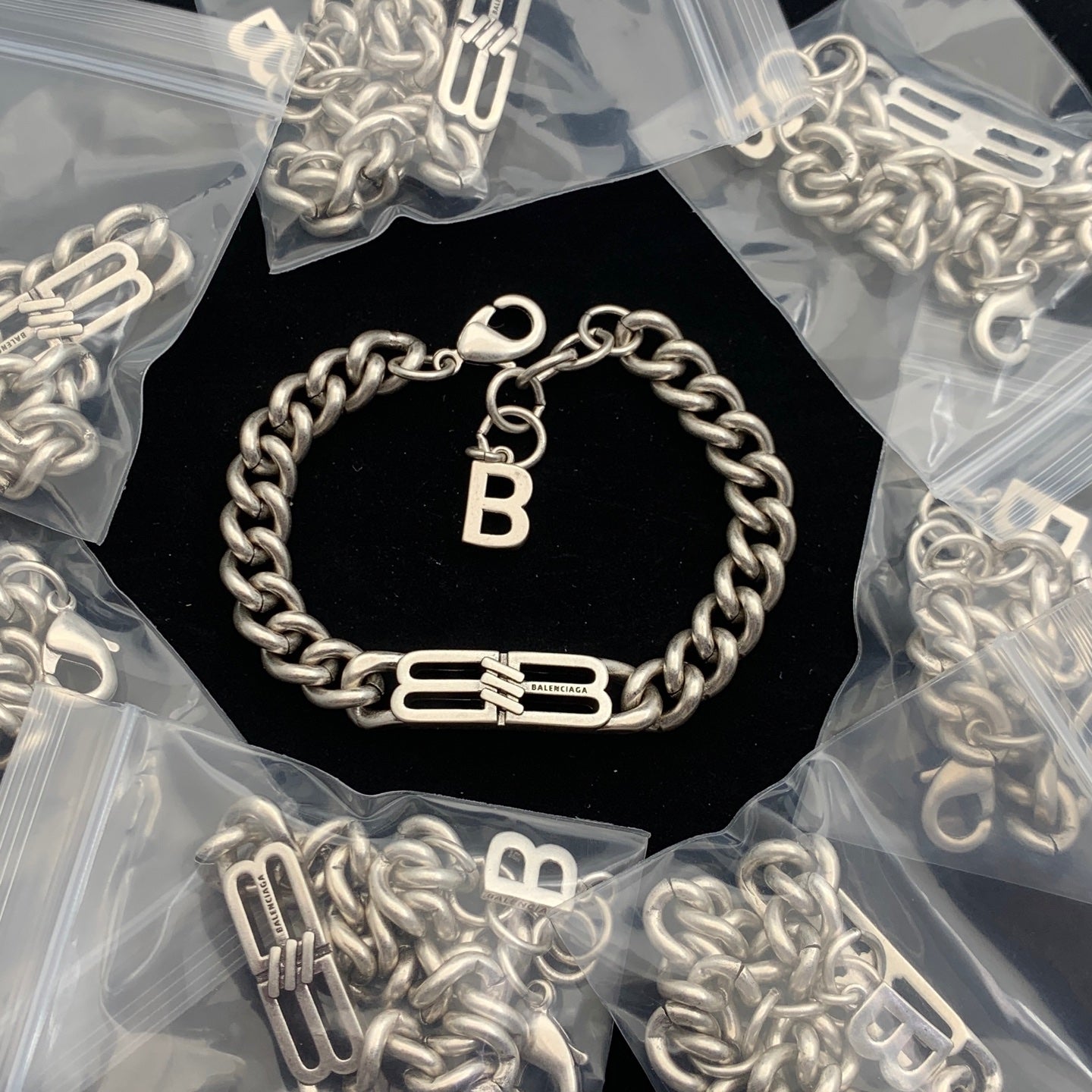 LuxluxHouse Low Price And High Quality Accessories Balenciaga