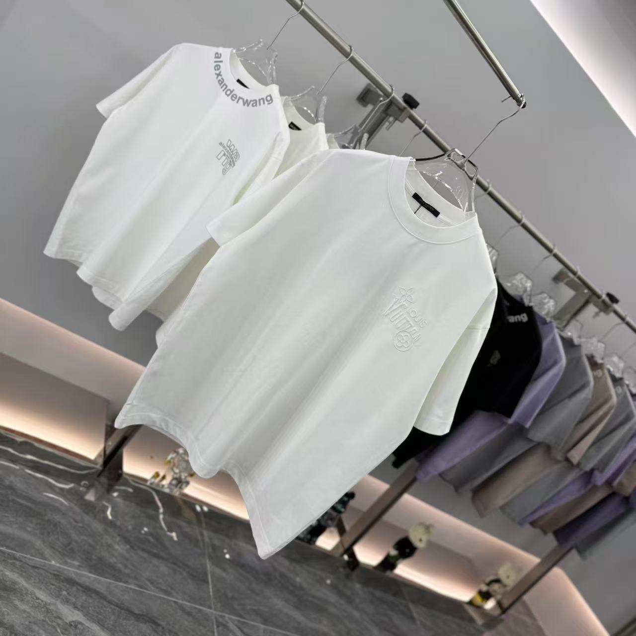 LuxluxHouse Best Quality Clothes T-shirt Louis Vuitton