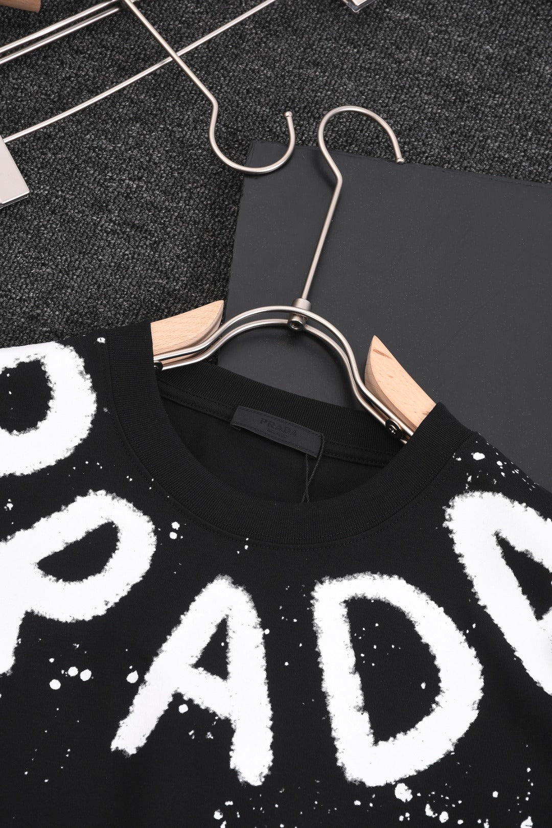 LuxluxHouse Best Quality Clothes T-shirt Prada