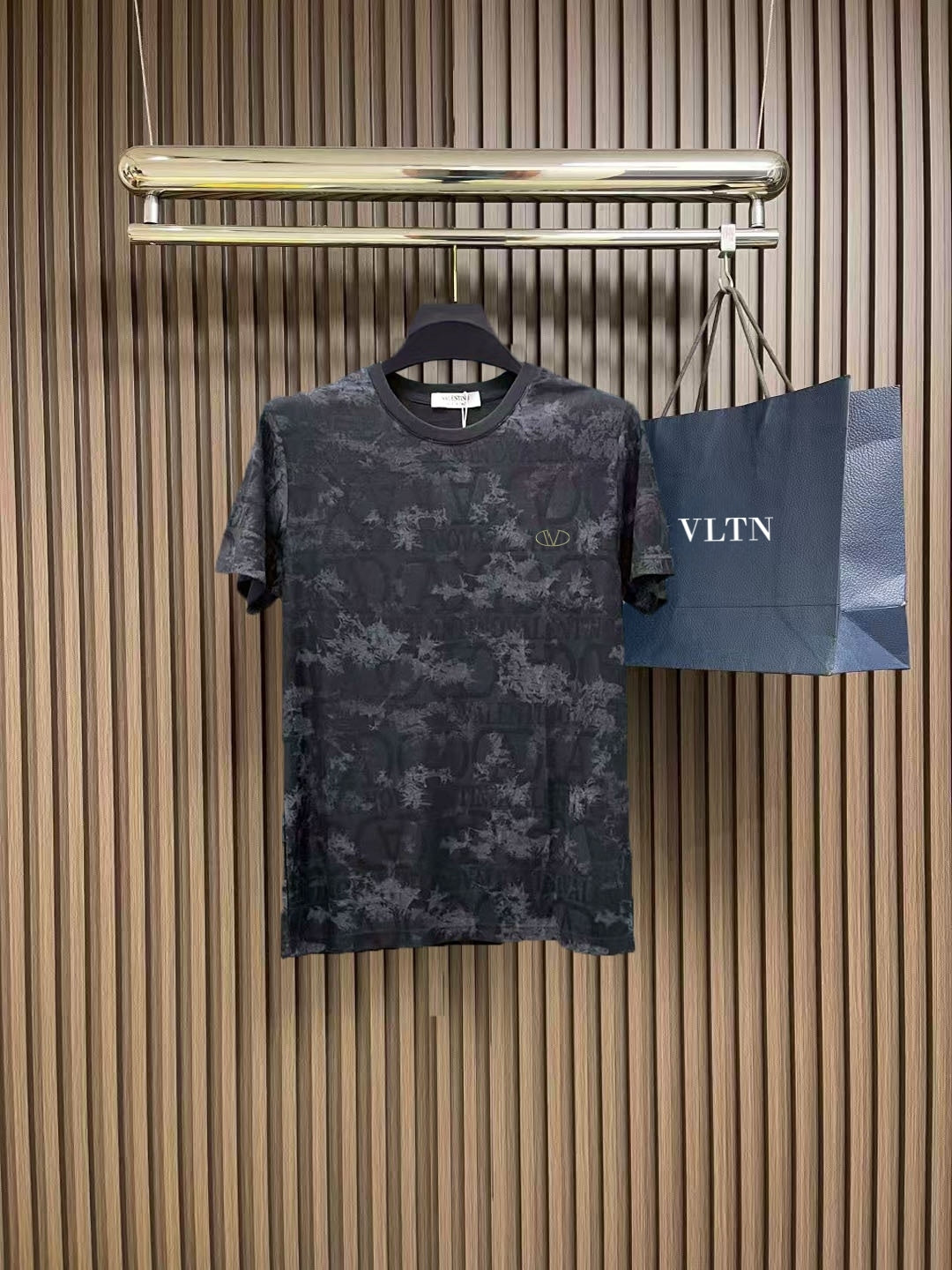 LuxluxHouse Best Quality Clothes Valentino T-shirt