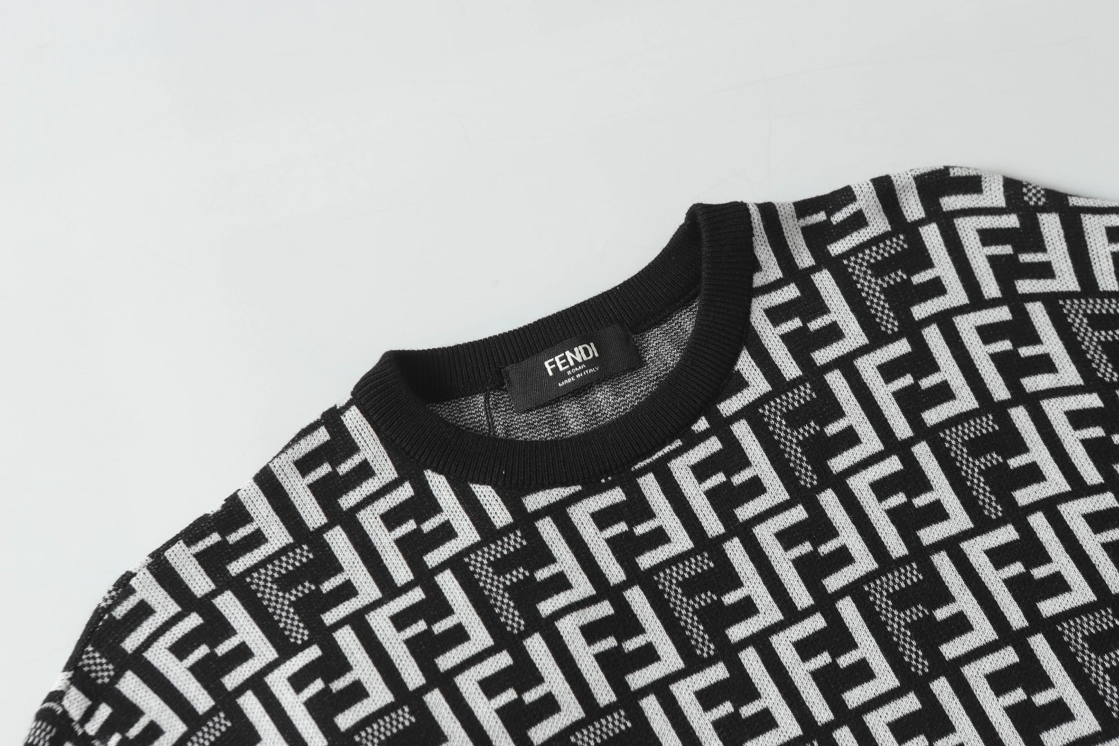 LuxluxHouse Best Quality Clothes Fendi T-shirt