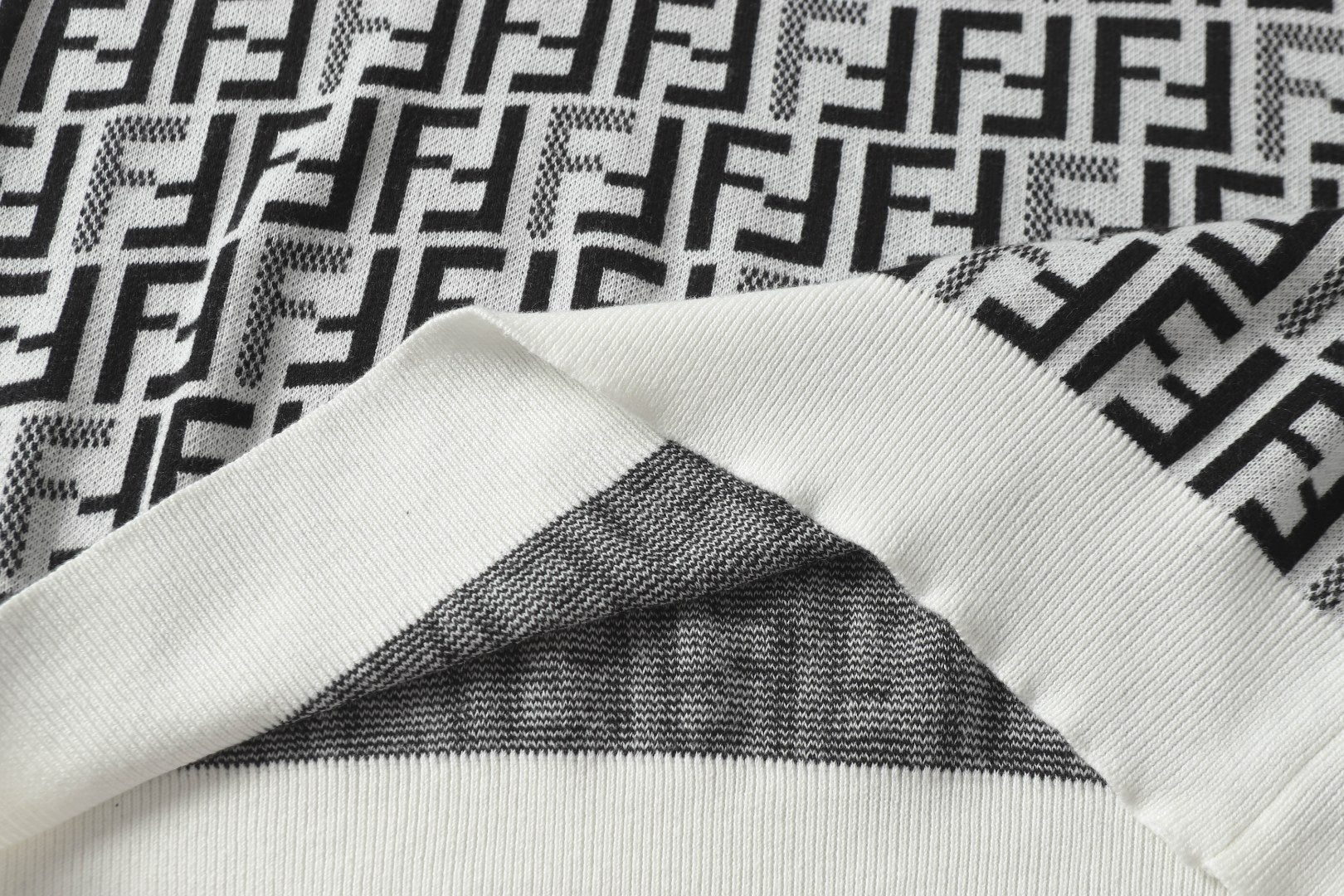 LuxluxHouse Best Quality Clothes Fendi T-shirt