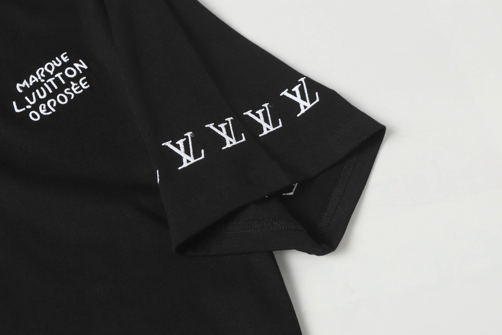LuxluxHouse Best Quality Clothes T-shirt Louis Vuitton