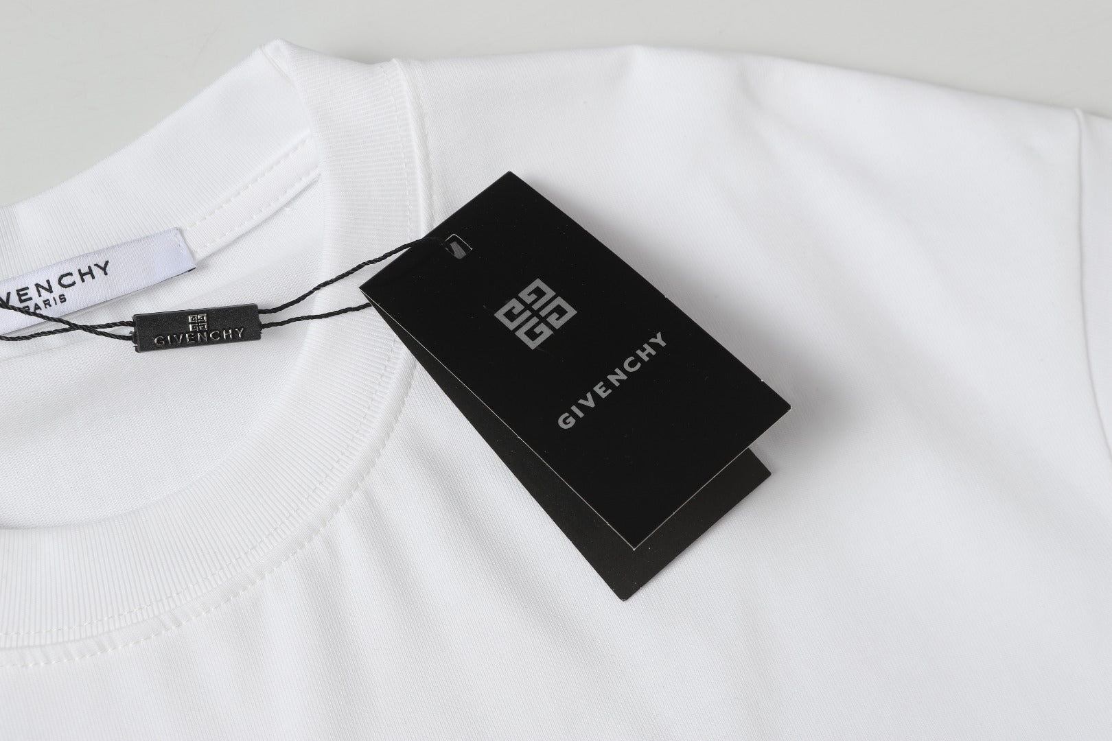 LuxluxHouse Best Quality Clothes Givenchy T-shirt
