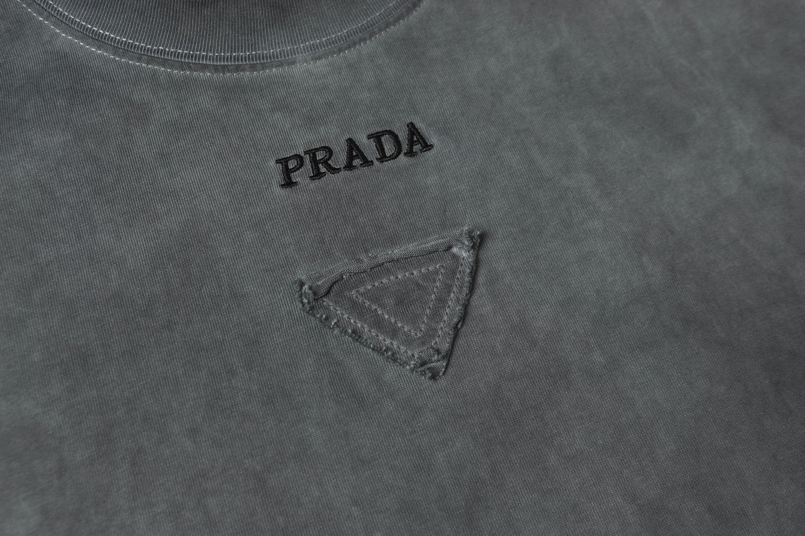 LuxluxHouse Best Quality Clothes T-shirt Prada