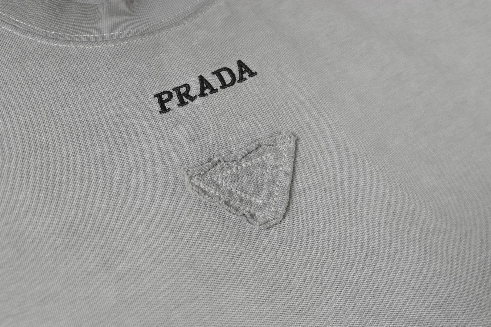 LuxluxHouse Best Quality Clothes T-shirt Prada