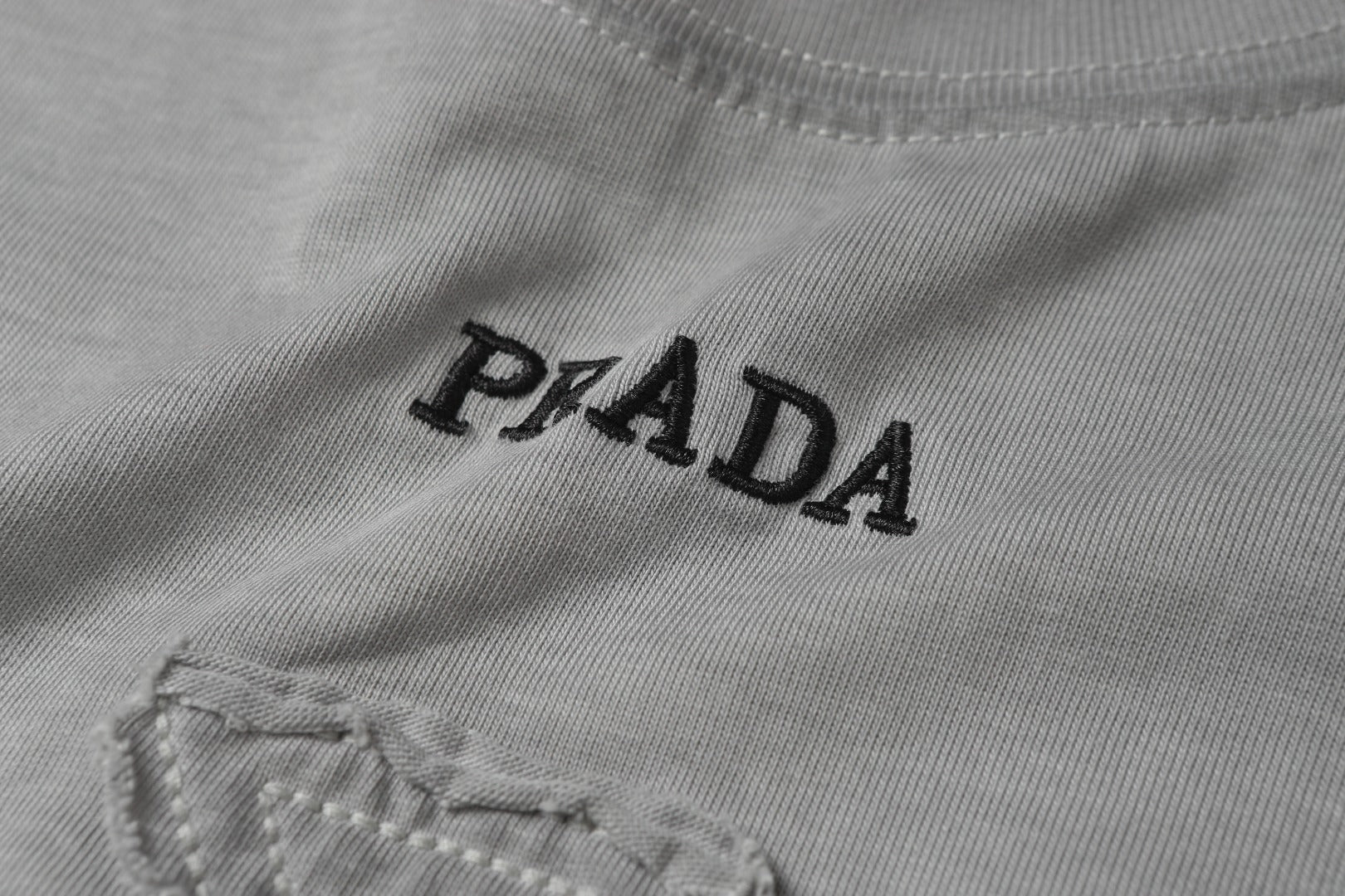 LuxluxHouse Best Quality Clothes T-shirt Prada