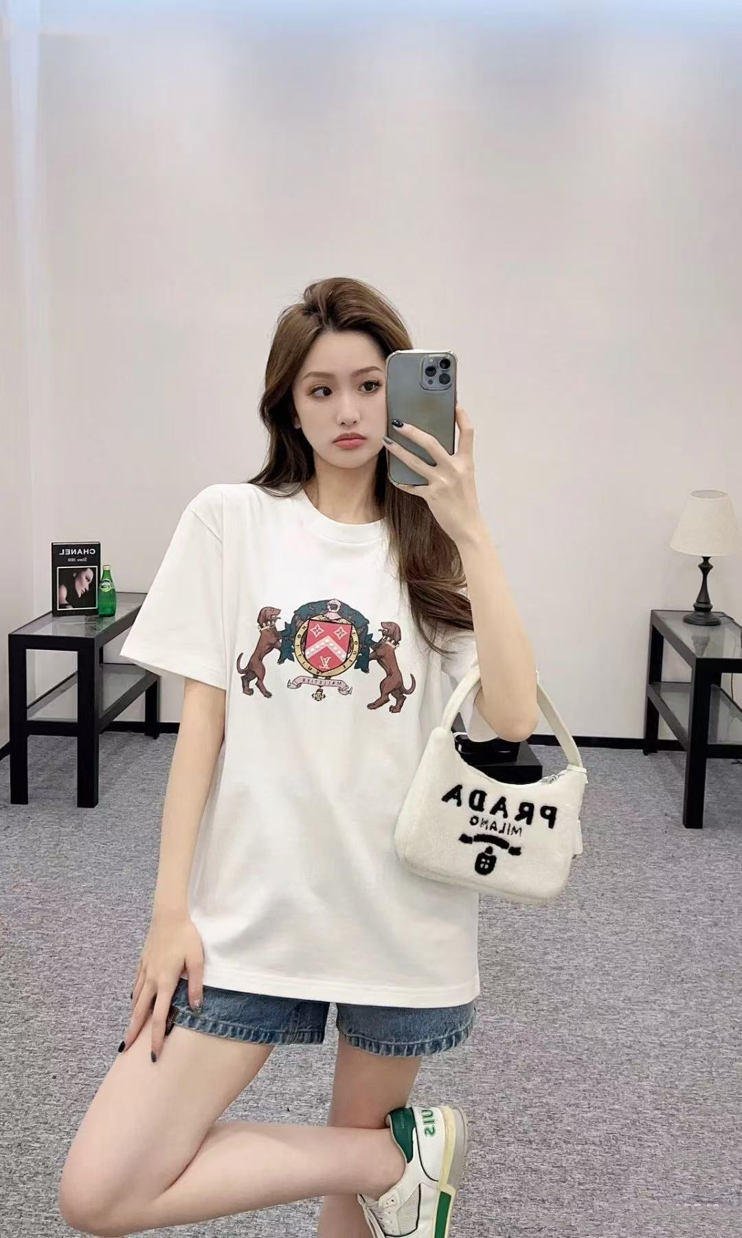 LuxluxHouse Best Quality Clothes T-shirt Louis Vuitton