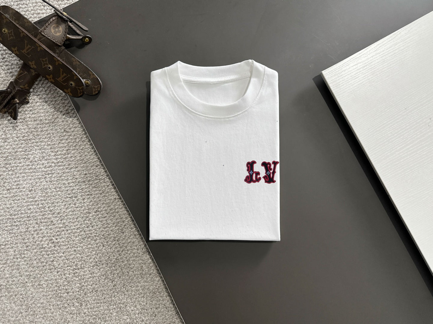 LuxluxHouse Best Quality Clothes T-shirt Louis Vuitton