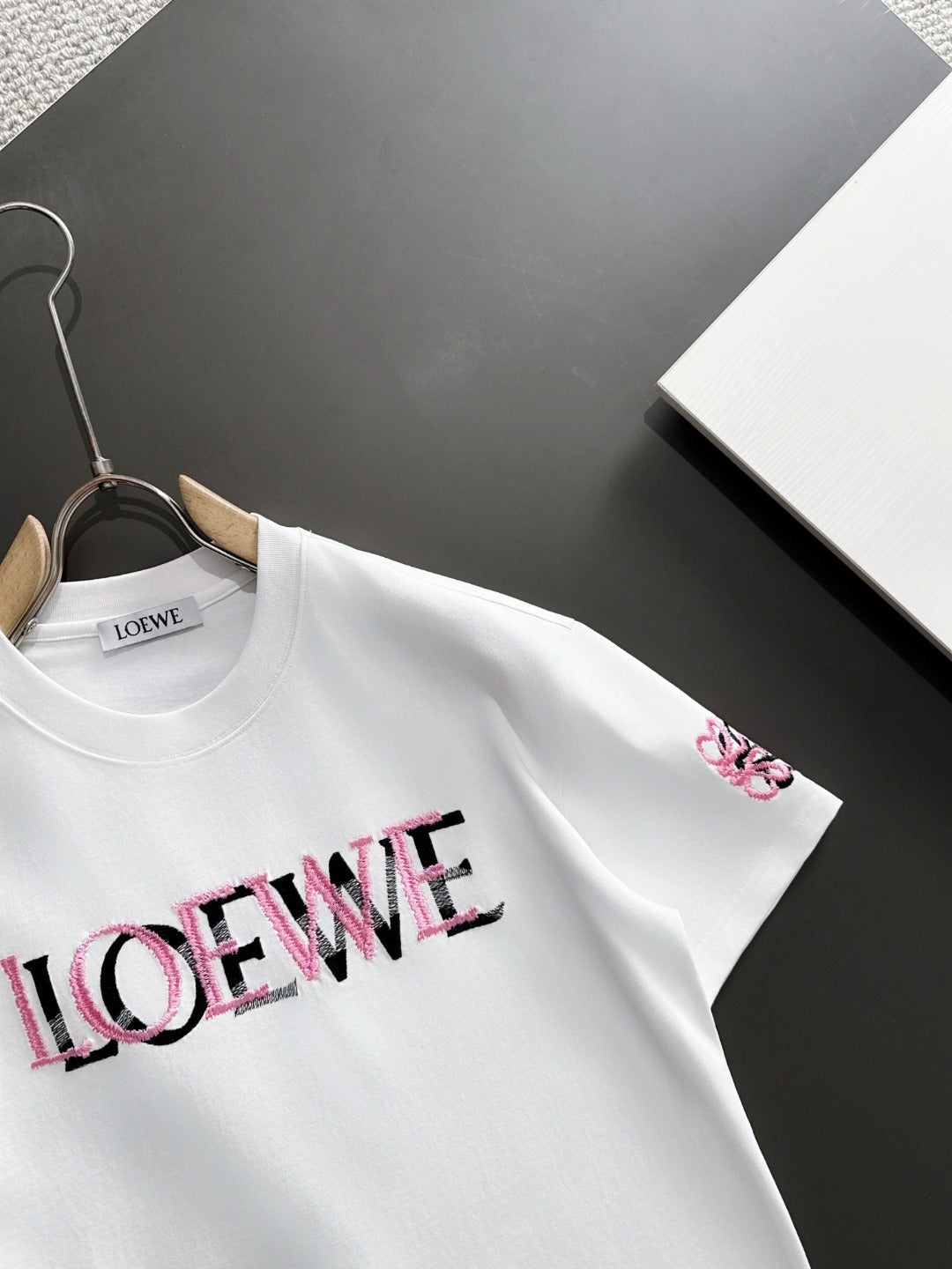 LuxluxHouse Best Quality Clothes T-shirt Loewe