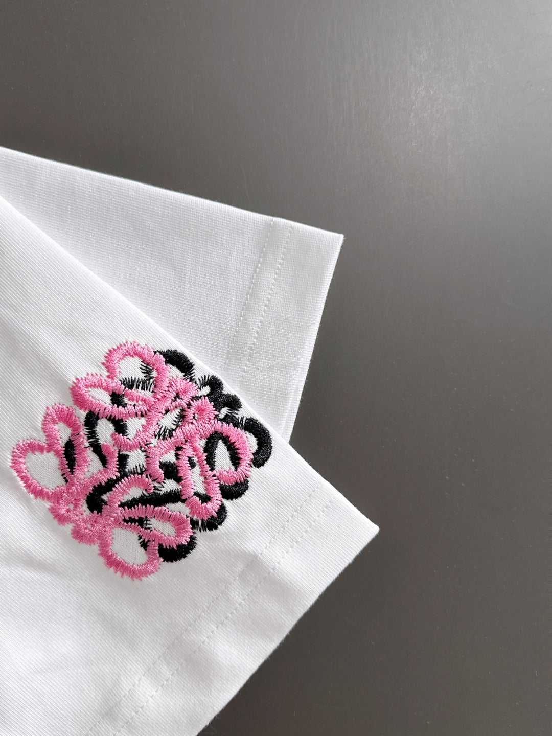 LuxluxHouse Best Quality Clothes T-shirt Loewe