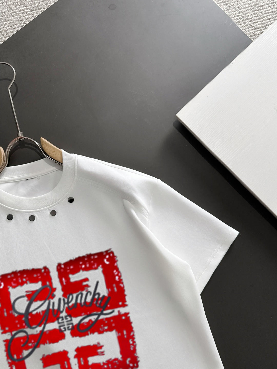 LuxluxHouse Best Quality Clothes Givenchy T-shirt