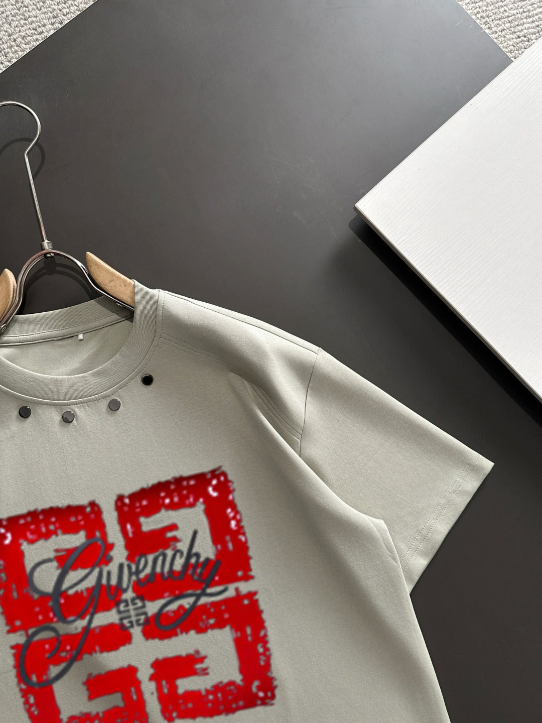 LuxluxHouse Best Quality Clothes Givenchy T-shirt