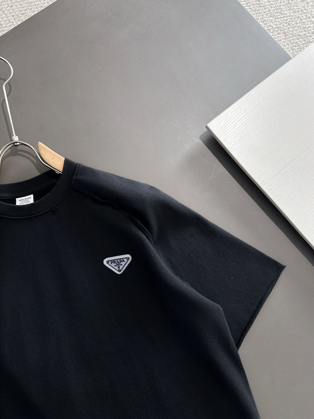 LuxluxHouse Best Quality Clothes T-shirt Prada