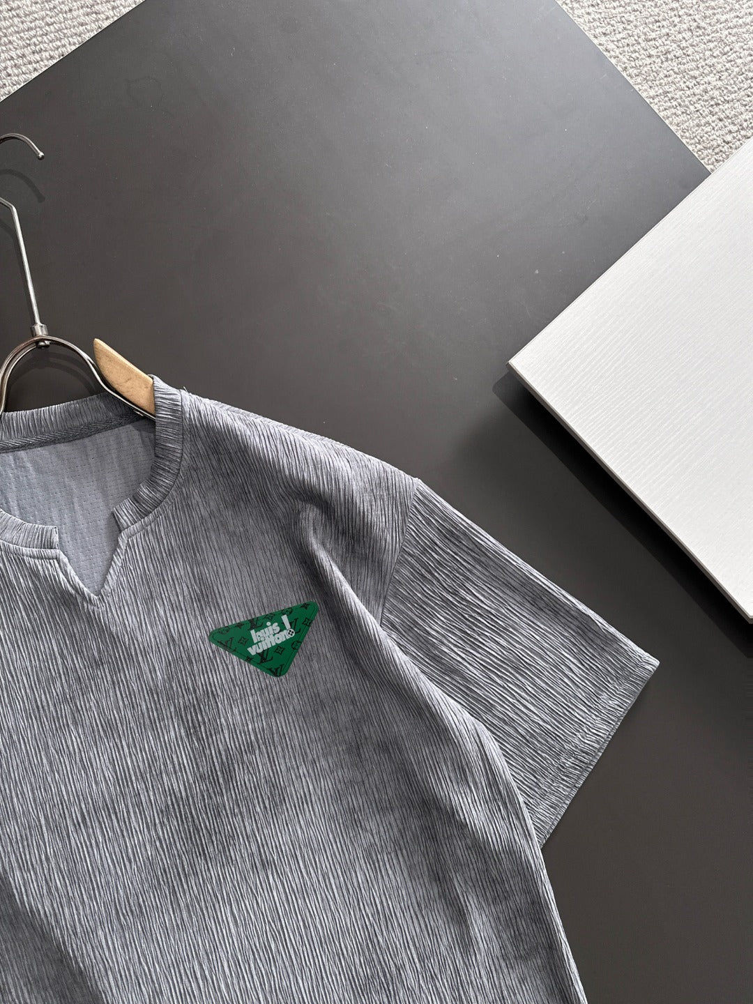 LuxluxHouse Best Quality Clothes T-shirt Louis Vuitton