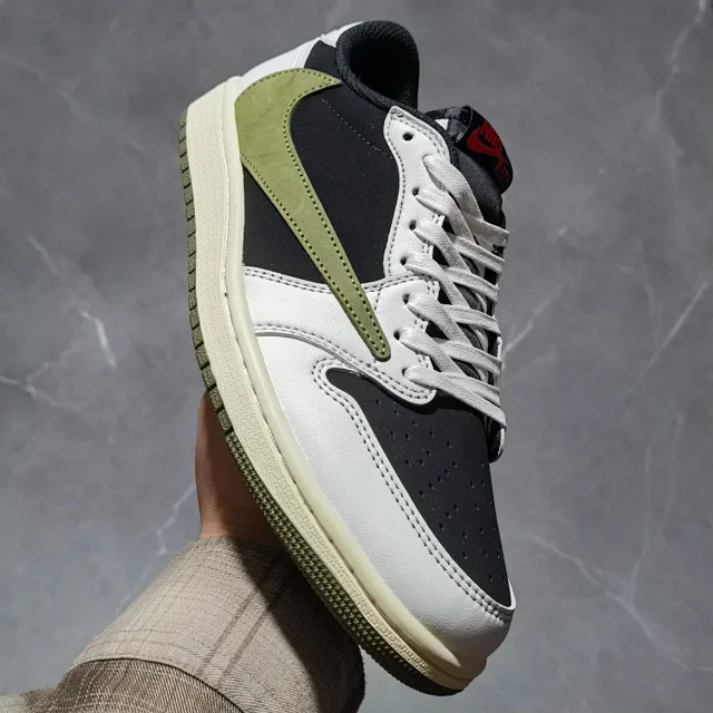 XC Batch-Air Jordan 1  × Travis Scott “Olives”