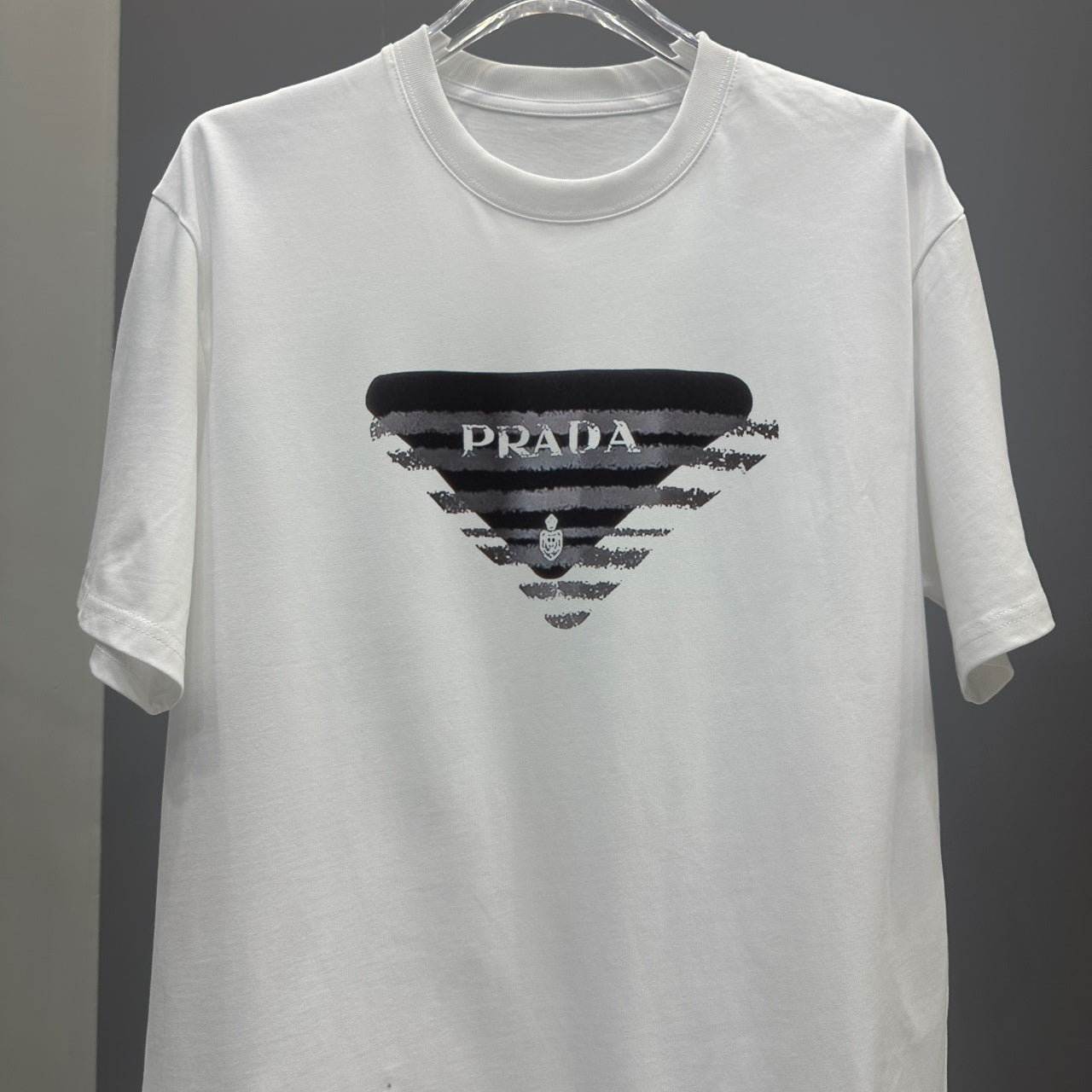 LuxluxHouse Best Quality Clothes T-shirt Prada