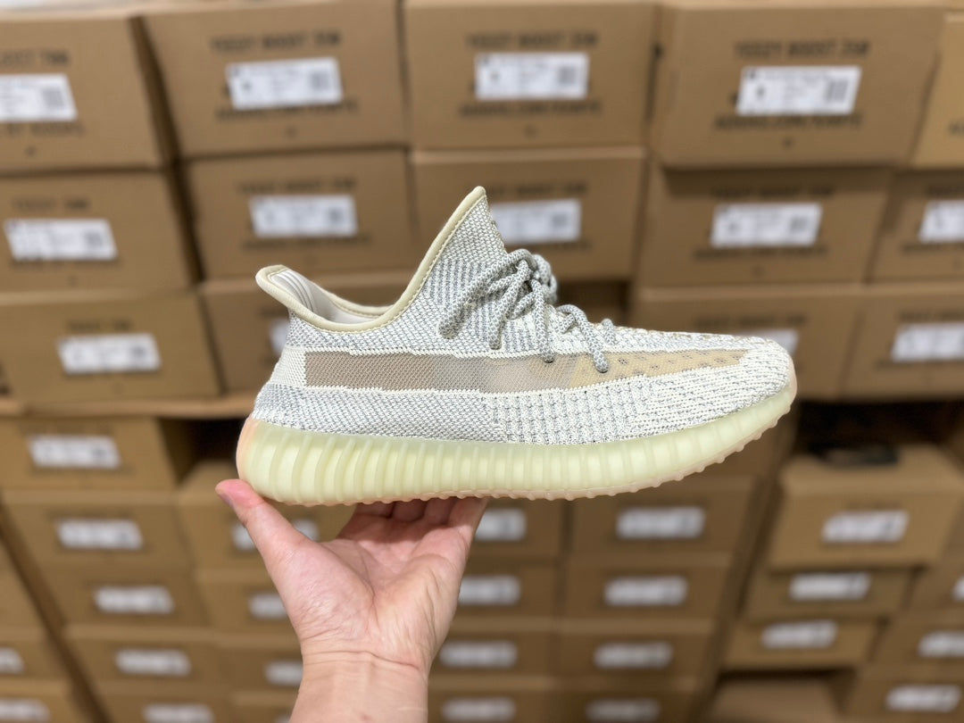 Yeezy 350 V2