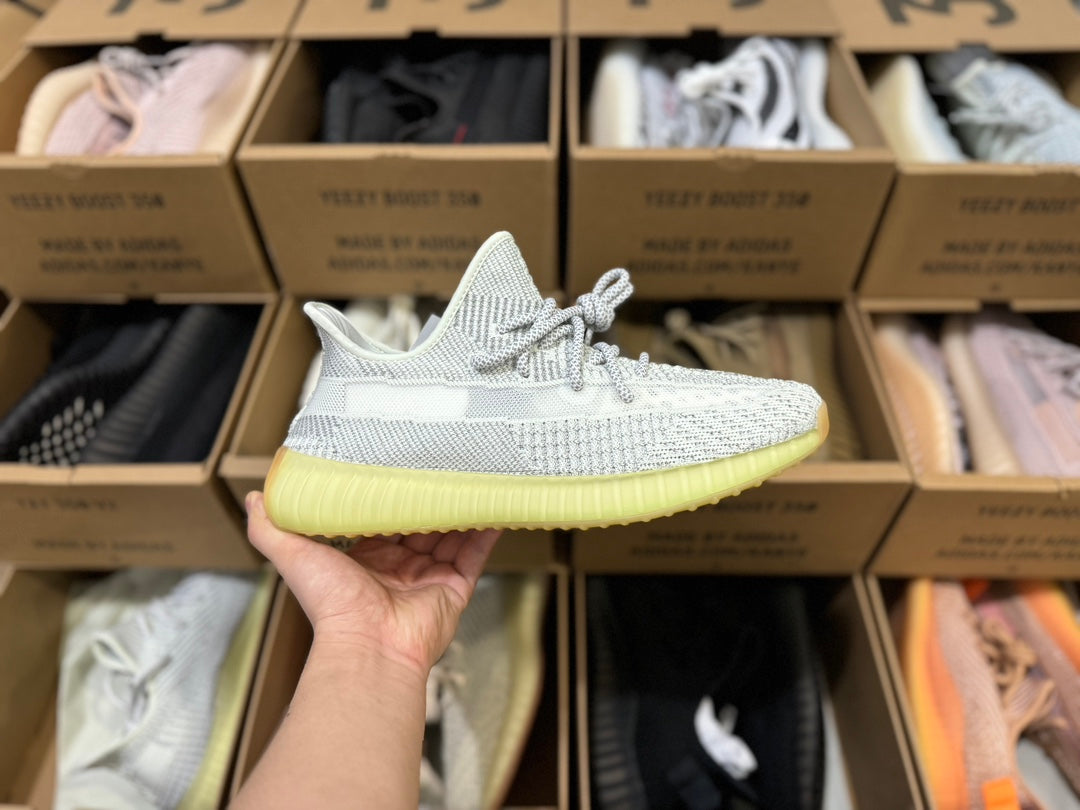 Yeezy 350 V2