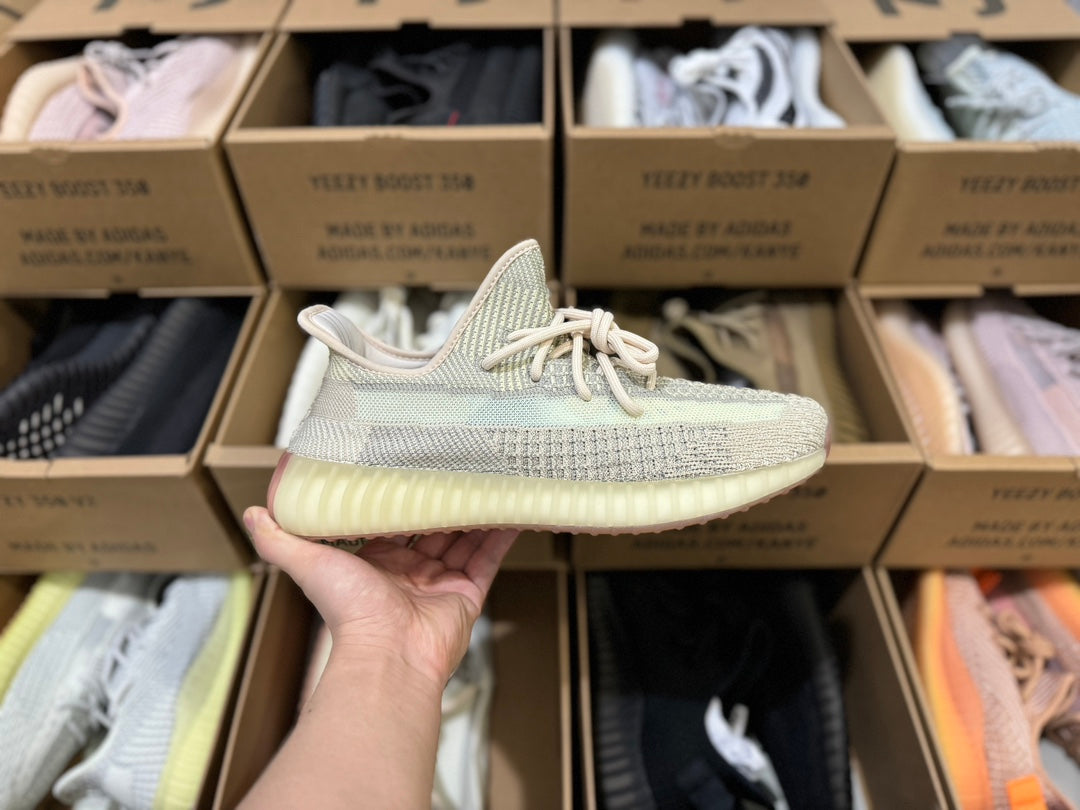 Yeezy 350 V2